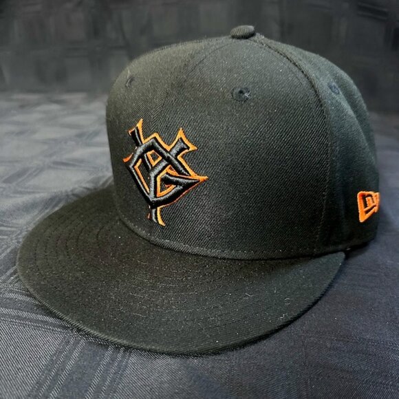 NEW ERA 59FIFTY Fitted Cap Yomiuri Giants Black x Black/Orange Cap 2024 - Size 7 - Picture 1 of 10